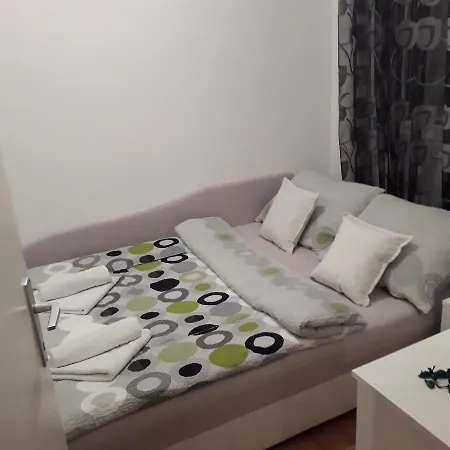 -stan U Centru トレビニエ