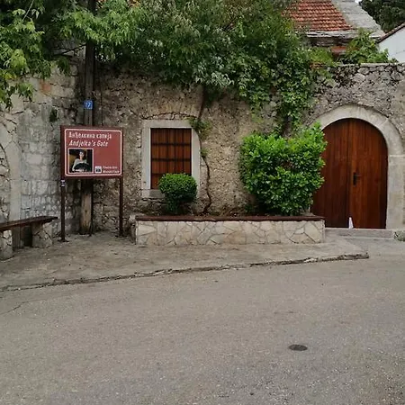 -stan U Centru * Trebinje
