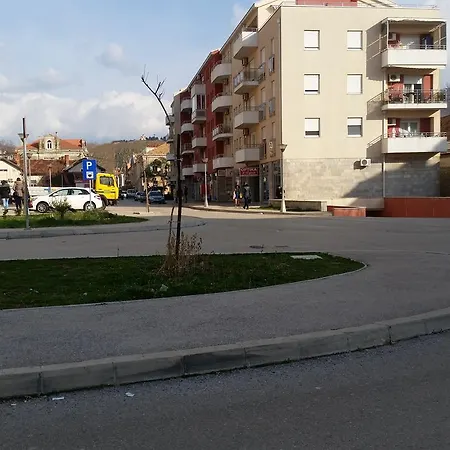 -stan U Centru Apartment *